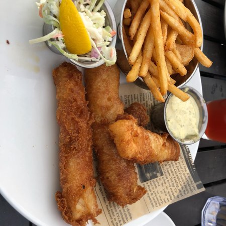ViewHouse Centennial signature dishes Fish & Chips
Jalapeno Explosion Burger
Jumbo Buffalo Wings